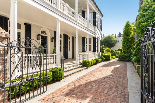 12 Orange St, Charleston, SC 29401 - exterior space with a porch