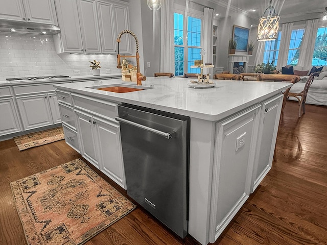 2792 River Vista Way, Mount Pleasant, SC 29466 - kitchen featuring stainless steel appliances, a sink, open floor plan, dark wood-style flooring, and a kitchen island