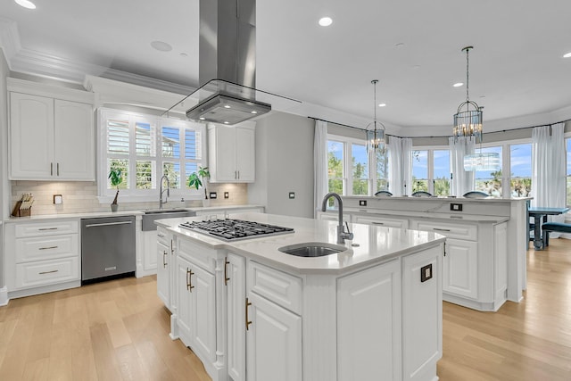 1720 Bowline Dr, Mount Pleasant, SC 29466 - kitchen featuring appliances with stainless steel finishes, a sink, an island with sink, healthy amount of natural light, and recessed lighting