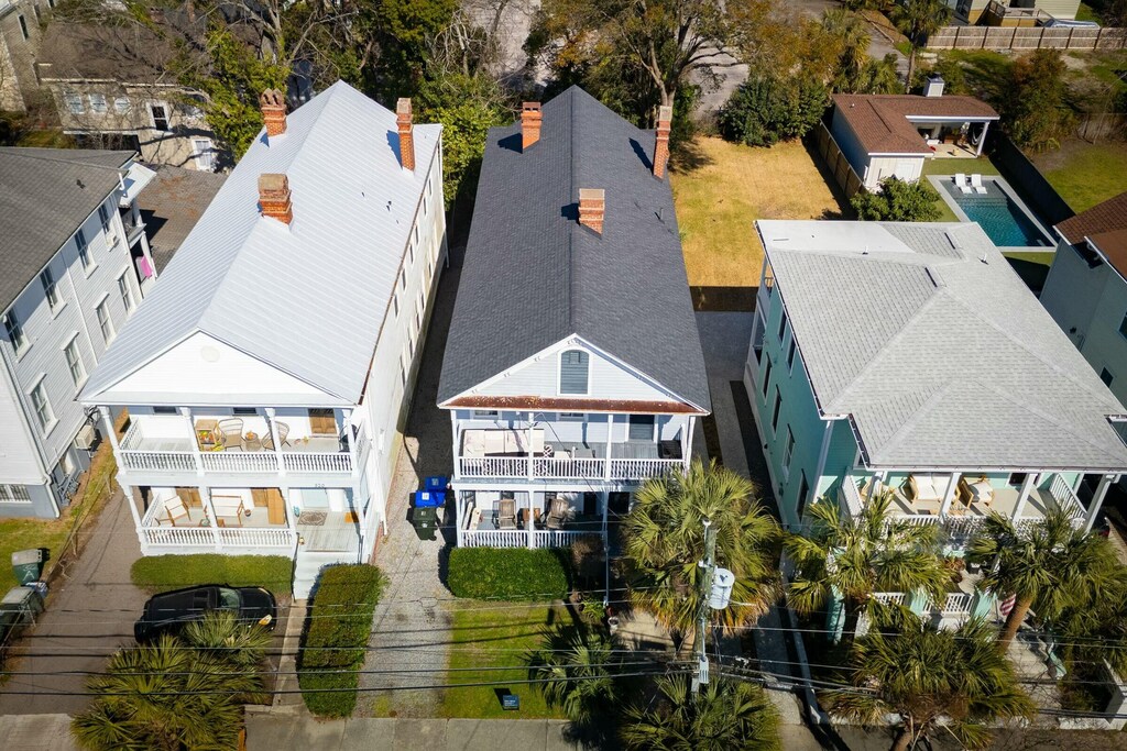 318 Sumter St, Charleston, SC 29403 - bird's eye view featuring a residential view
