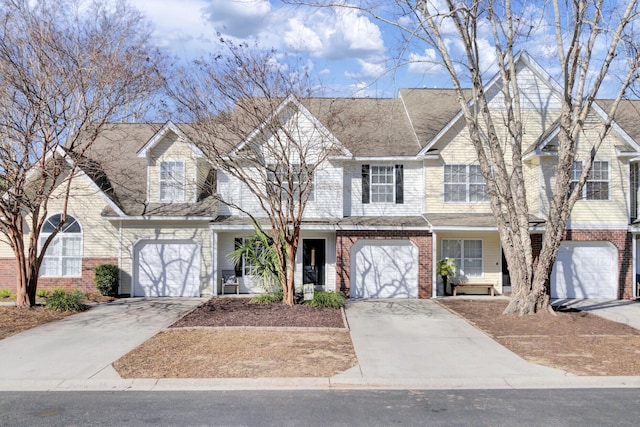 view of front facade featuring a garage