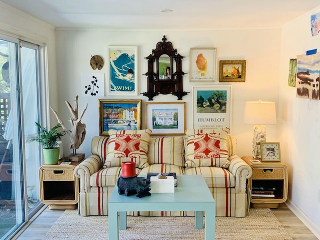 1202 Ventura Pl, Mount Pleasant, SC 29464 - sitting room with crown molding, wood finished floors, and baseboards