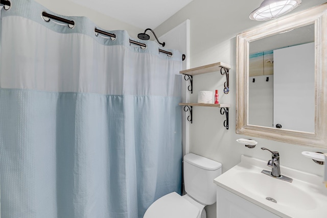 7274 Commodore Rd, Hollywood, SC 29449 - full bath with vanity and curtained shower