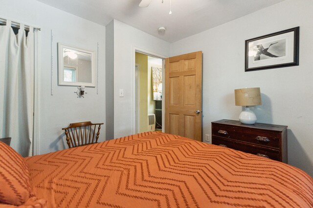 bedroom featuring ceiling fan