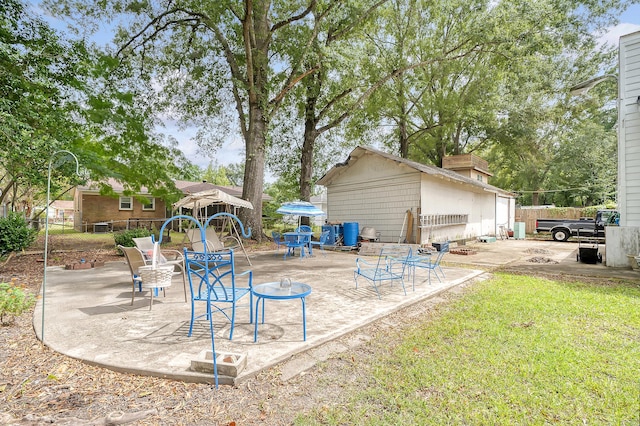 view of yard with a patio