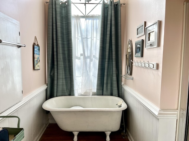 bathroom featuring a bathtub