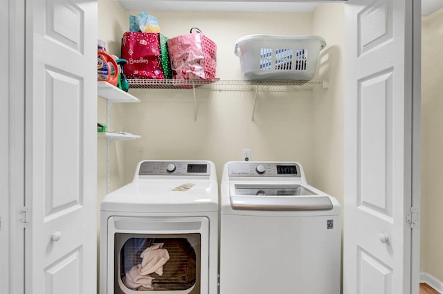 104 Lancaster Ct, Goose Creek, SC 29445 - laundry room with washing machine and dryer