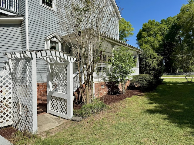view of grassy yard