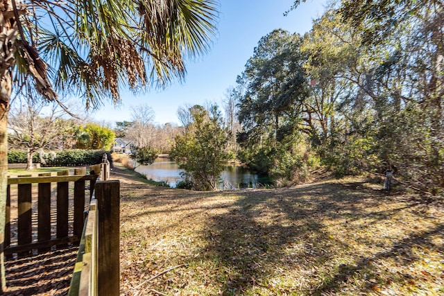 view of yard featuring a water view