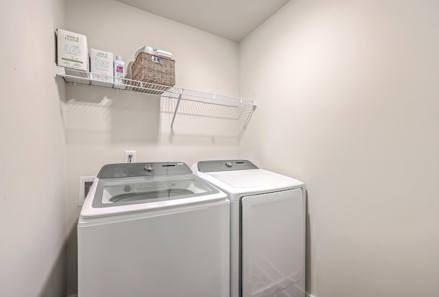 7803 Park Gate Dr, Charleston, SC 29418 - washroom featuring washing machine and clothes dryer and laundry area