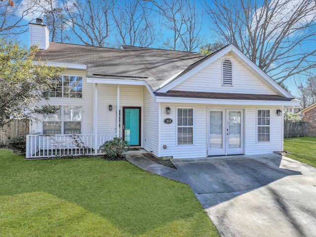 view of front of home featuring a porch and a front lawn