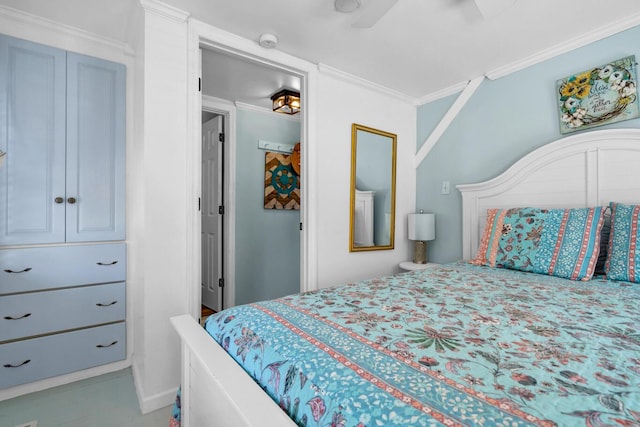 bedroom with crown molding and ceiling fan