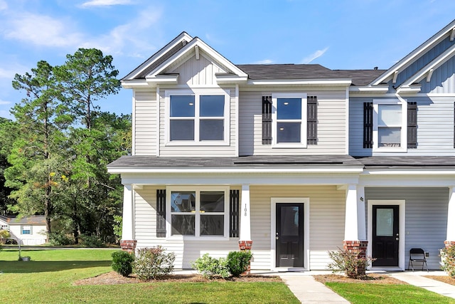 view of front of property with a front yard