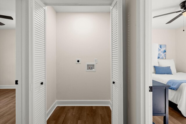 105 Bermuda Ct, Summerville, SC 29485 - washroom featuring a ceiling fan, electric dryer hookup, hookup for a washing machine, and wood finished floors