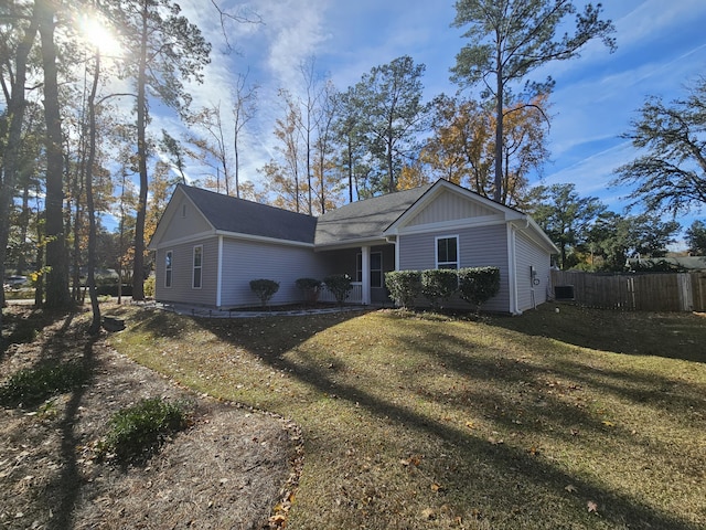 view of front of property with a front yard