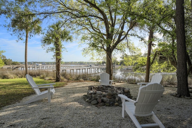 view of yard featuring a water view