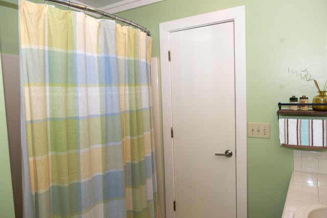 152 Mansfield Blvd, Charleston, SC 29418 - bathroom featuring a shower with curtain