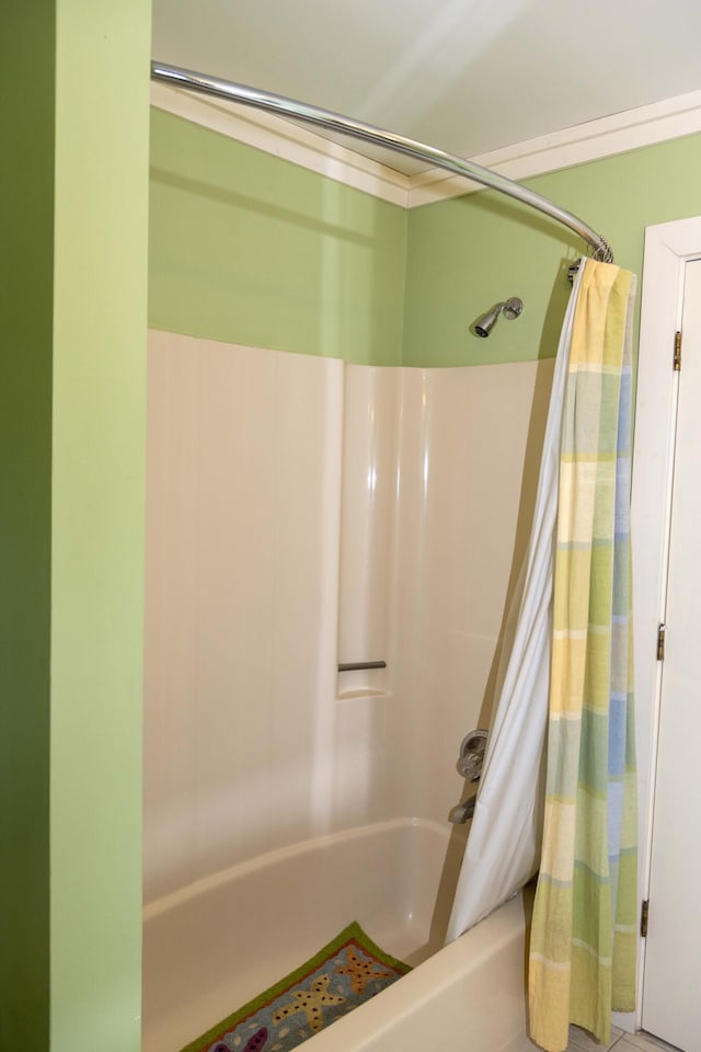 152 Mansfield Blvd, Charleston, SC 29418 - bathroom featuring shower / tub combo with curtain