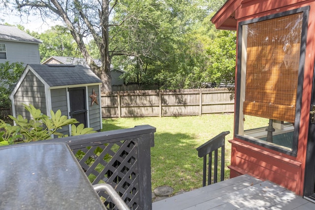 152 Mansfield Blvd, Charleston, SC 29418 - view of yard with a deck