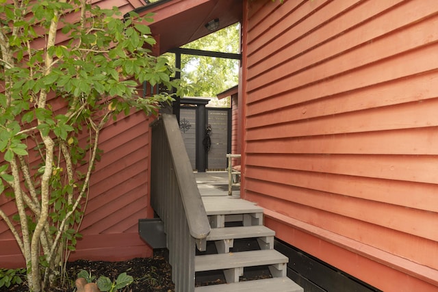 152 Mansfield Blvd, Charleston, SC 29418 - view of stairs