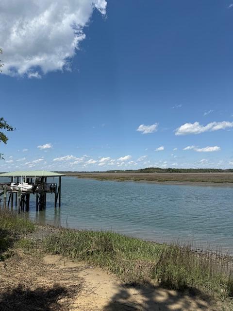 16 Comfort Pt, Saint Helena Island, SC 29920