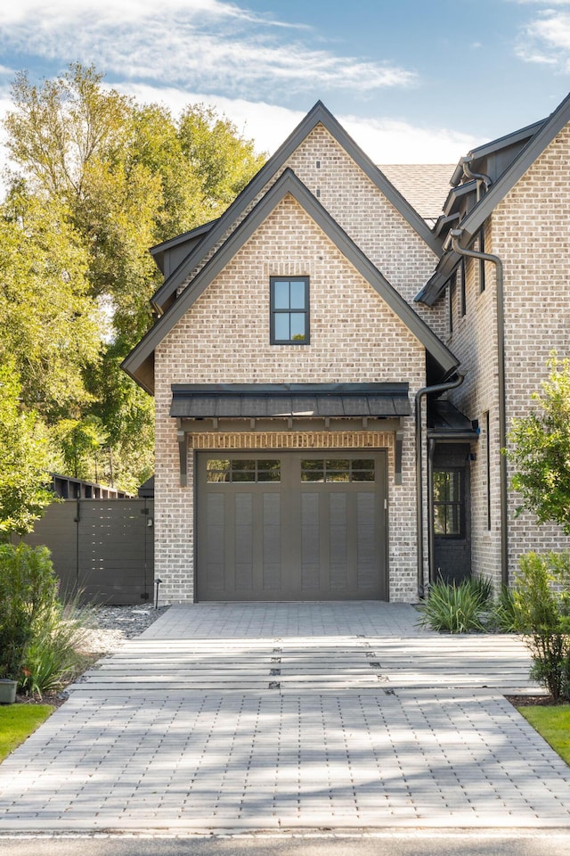 view of front facade featuring a garage