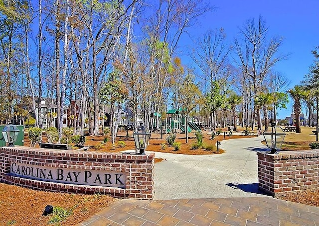 surrounding community with a playground