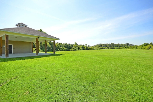 view of yard with a patio