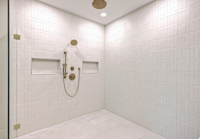 974 Cliffwood Dr, Mount Pleasant, SC 29464 - full bathroom with a tile shower