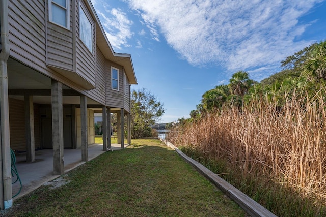 view of yard with a patio area