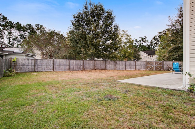 view of yard with a patio area