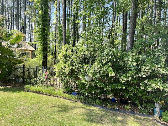 view of yard featuring fence