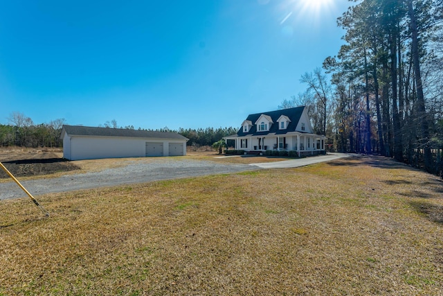 view of front of home featuring a front lawn