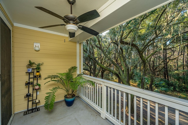 balcony featuring ceiling fan