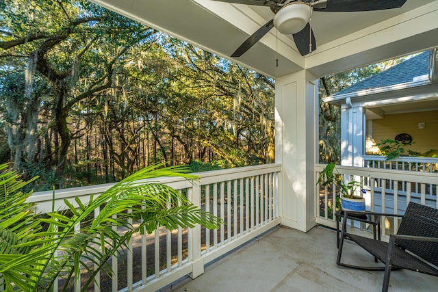 balcony featuring ceiling fan