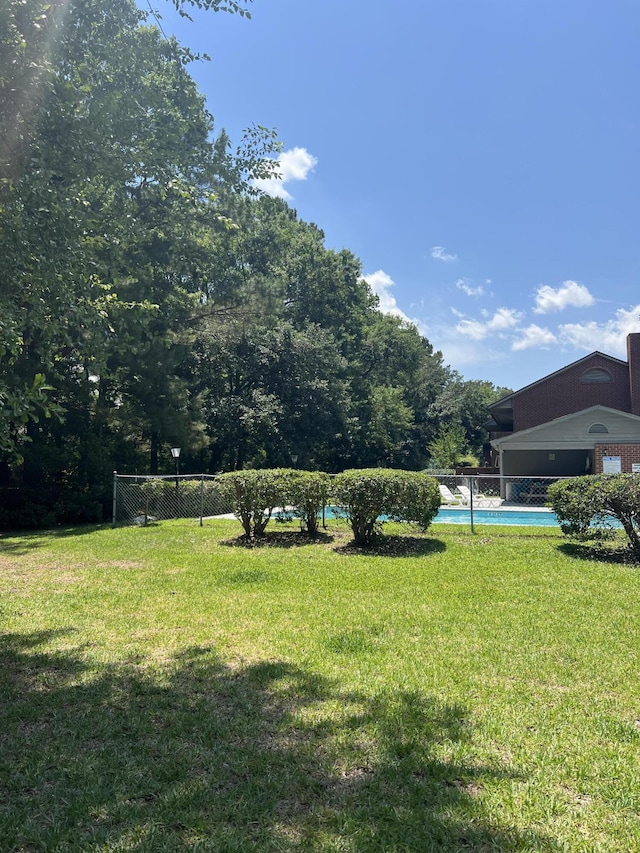 531 Travelers Blvd, Summerville, SC 29485 - view of yard featuring a community pool