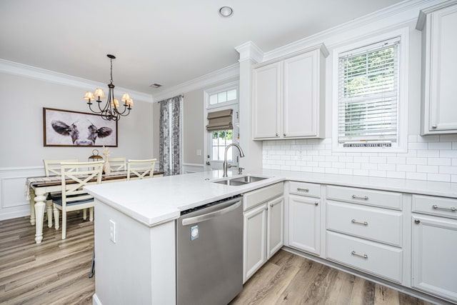 754 Certificate Ct, Charleston, SC 29414 - kitchen featuring a peninsula, a sink, crown molding, light wood-type flooring, and stainless steel dishwasher