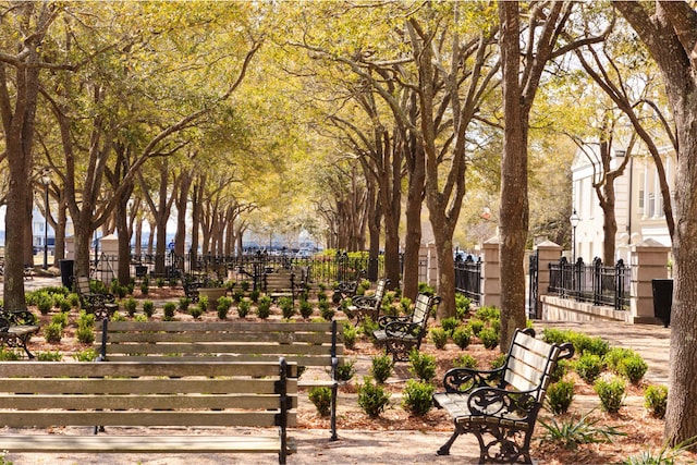 32 Prioleau St Unit J, Charleston, SC 29401 - view of home's community
