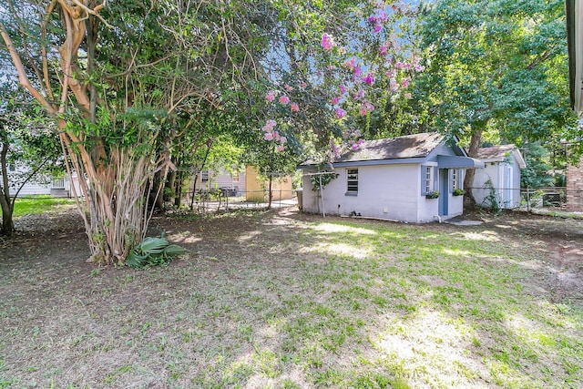 2215 Suffolk St, North Charleston, SC 29405 - fenced backyard with an outbuilding