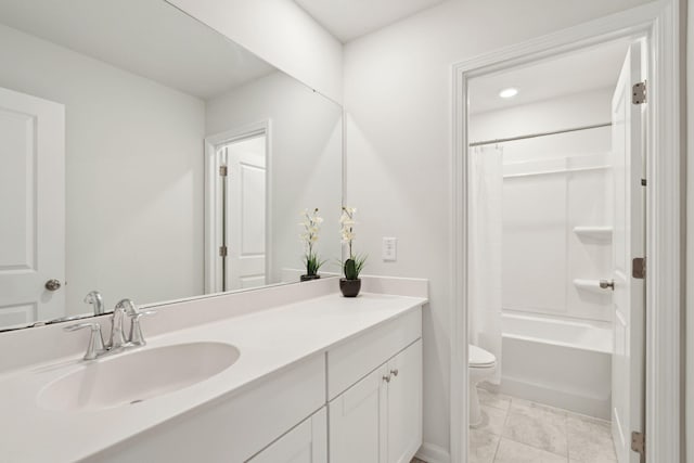 full bathroom featuring shower / bathtub combination with curtain, vanity, and toilet