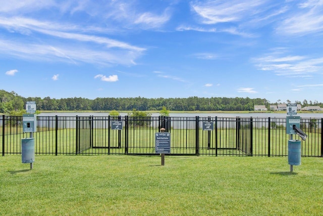 view of yard featuring a water view