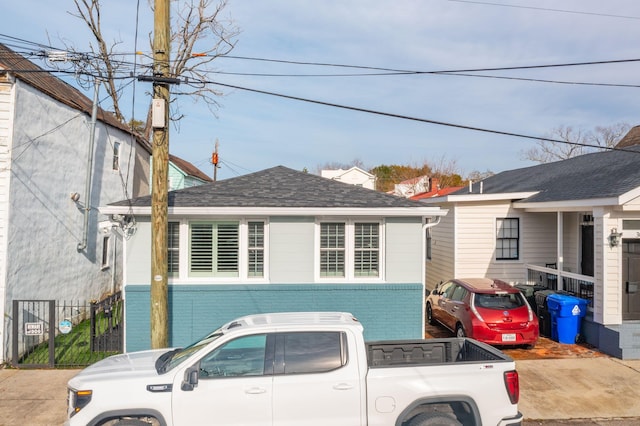 view of front facade with washer / clothes dryer