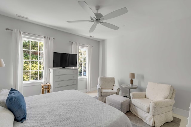 bedroom featuring ceiling fan