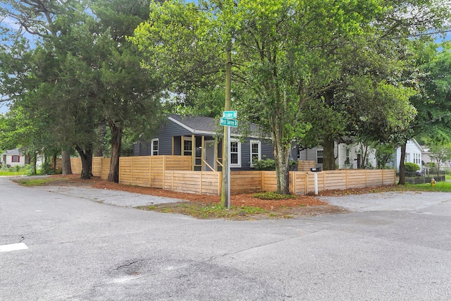 view of front of property