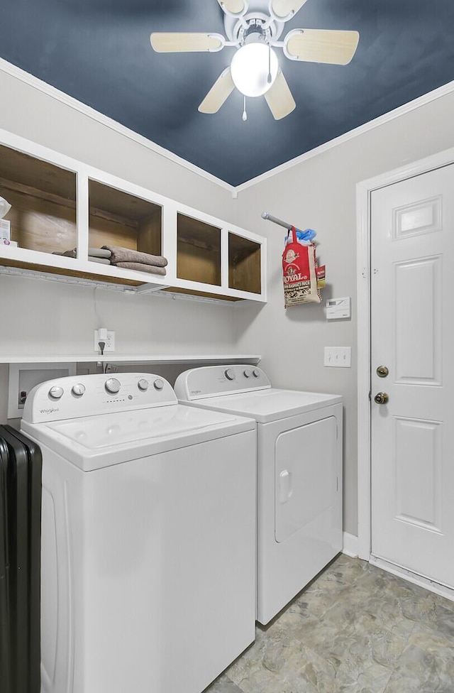 washroom featuring ceiling fan, laundry area, ornamental molding, and independent washer and dryer