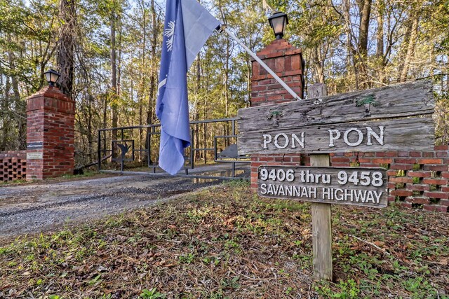 8 Savannah Hwy, Adams Run, SC 29426