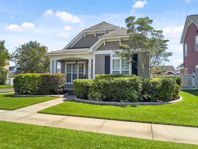 view of front of house with a front lawn