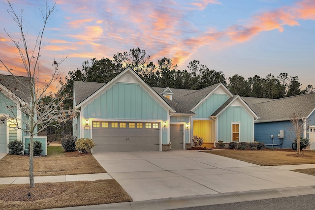 view of front of property featuring a garage