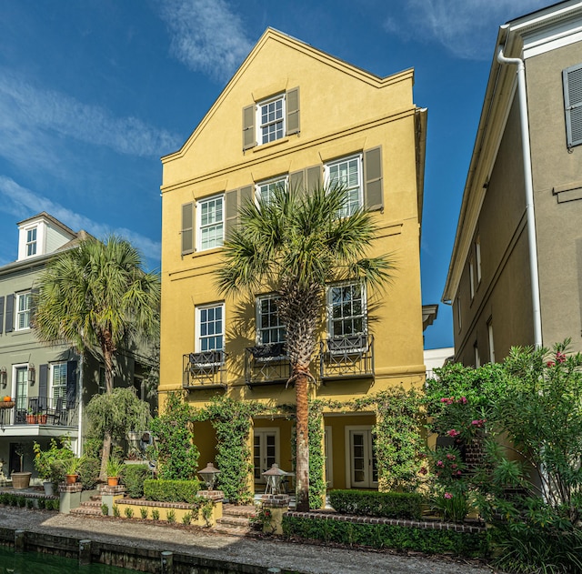 exterior space featuring stucco siding