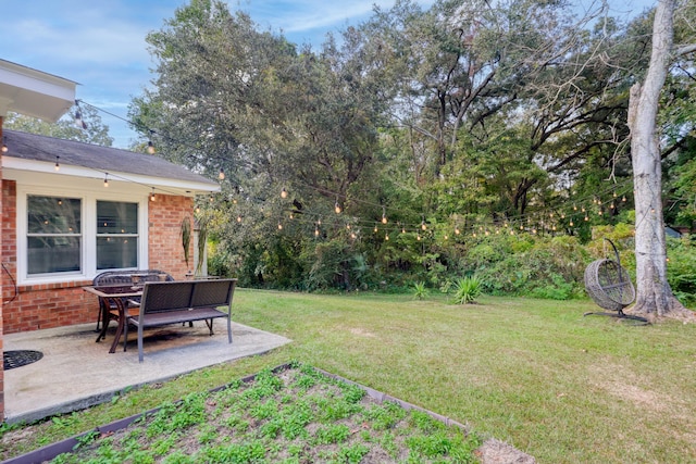 view of yard with a patio